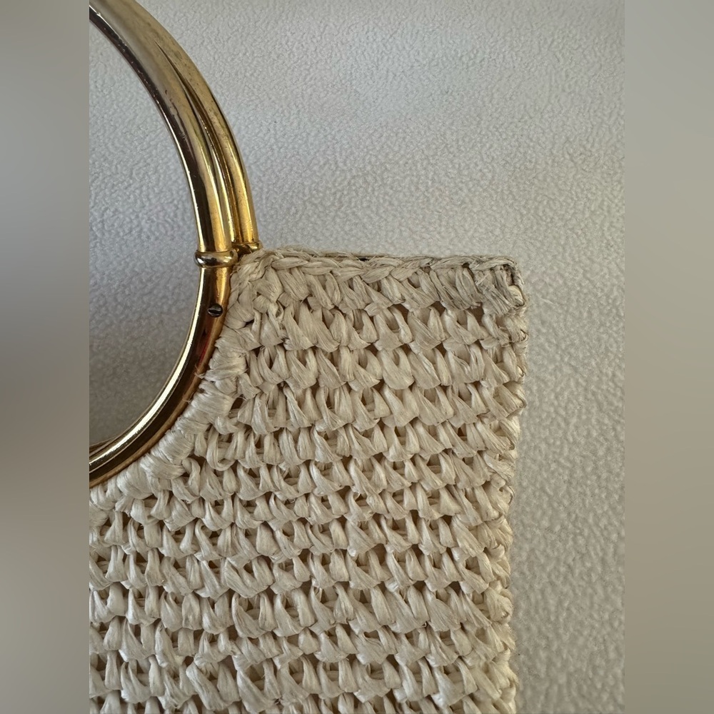 Vintage MM Crochet Straw Handbag with Lucite Handle – 1970s Boho - Picture 8 of 8